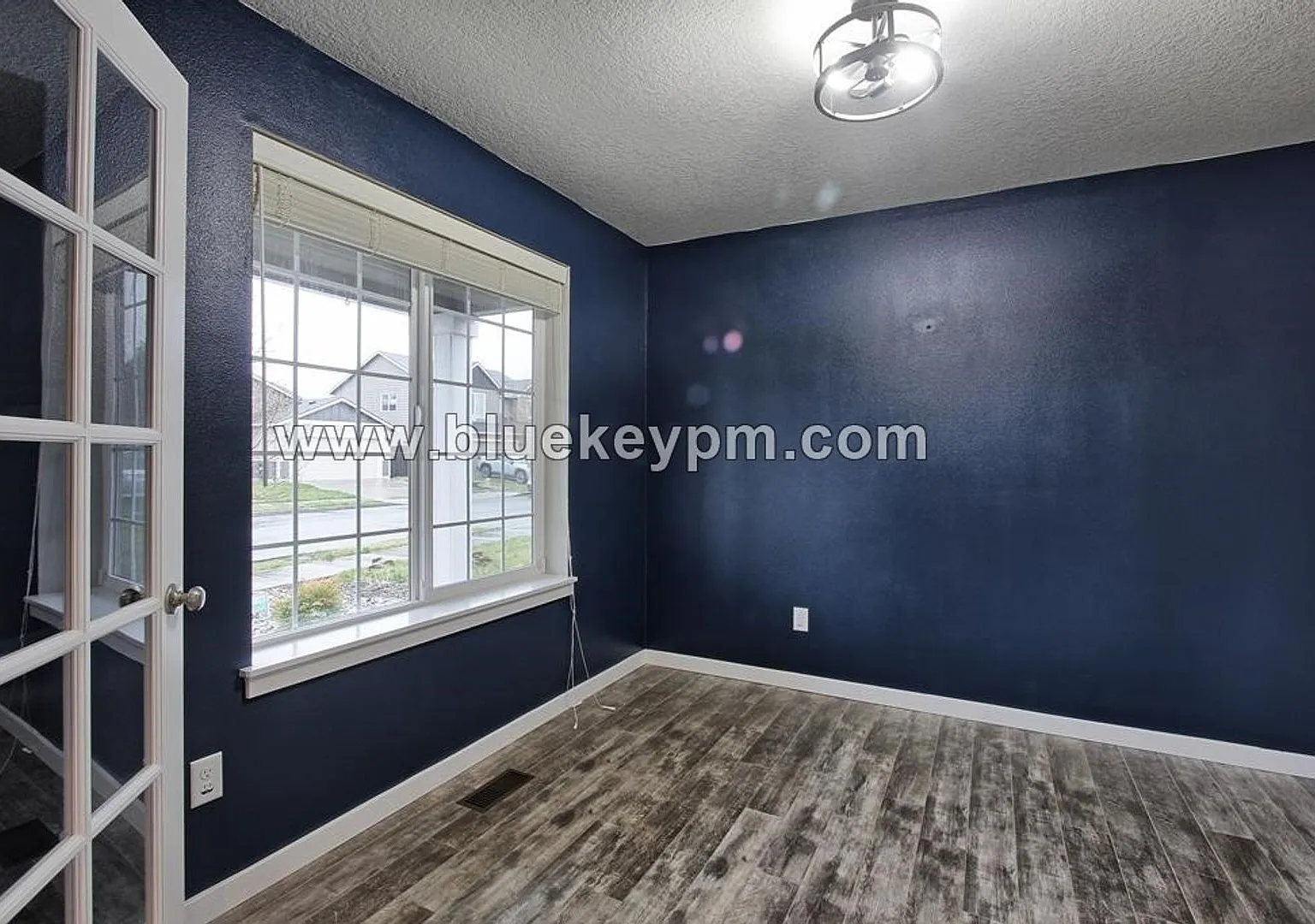 4 Bed, 2.5 Bath with Office/Den and 2 Car Garage in Orchards Fountain Village — Photo 2