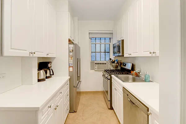 Rented by Compass | media 28