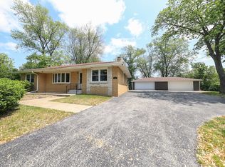 13515 Smith Rd, Lockport, IL 60441