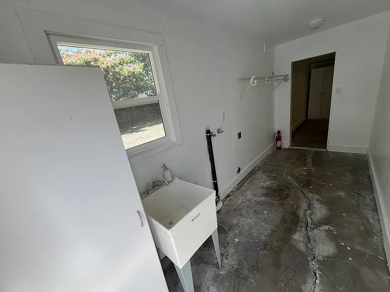 1443 Parker Ave — Photo 26