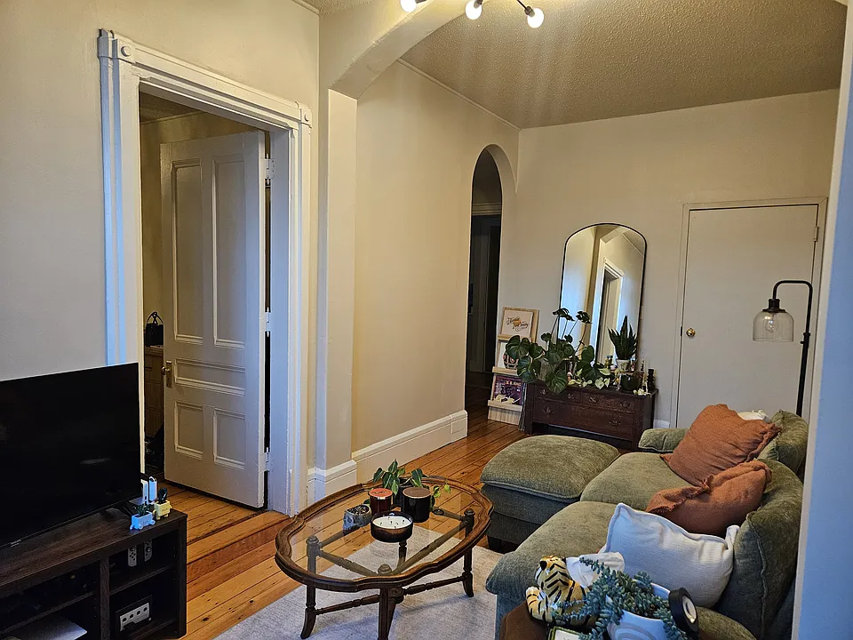 214 Broadway #4