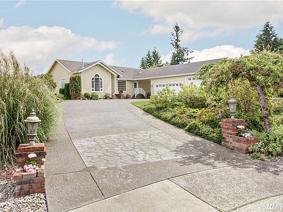 2nd image of 9126 189th Avenue Ct E