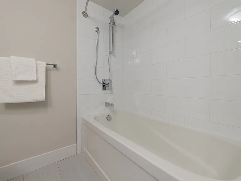 5633 Fenwick St — Photo 17