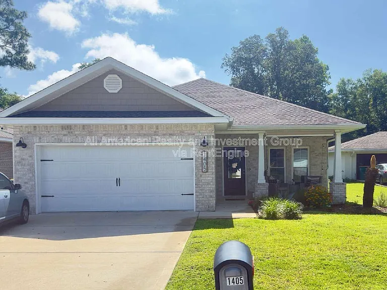 1405 Hickory St — Photo 1
