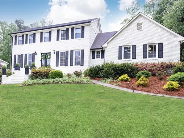 4748 Karls Gate Dr, Marietta, GA 30068