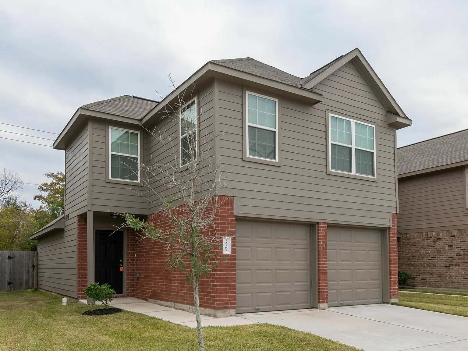Almeda Trace — Photo 3