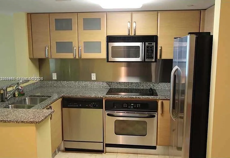 2101 Brickell Ave #1611 — Photo 6