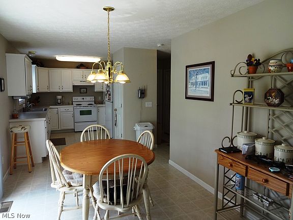 2nd image of 4064 Bayberry Knoll Ln