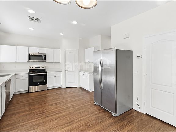 3rd image of 6335 W Branham Ln