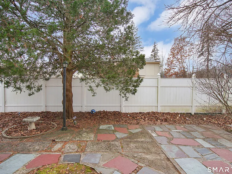 31 Tyler Ave #2 — Photo 33
