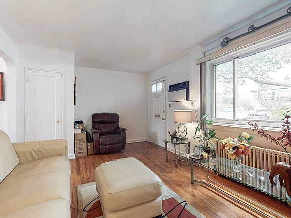 4th image of 76-16A 249th St #1F