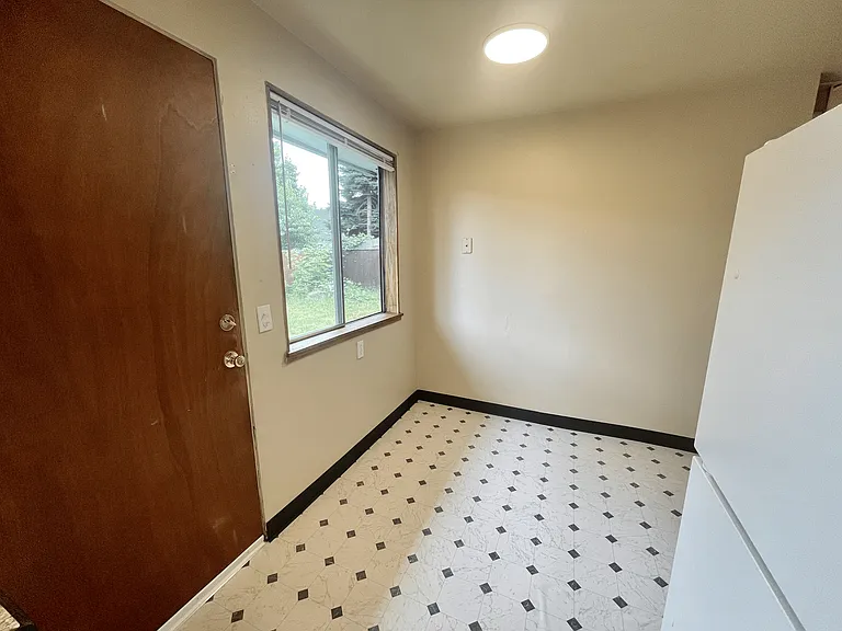 327 S St SE #3 — Photo 4