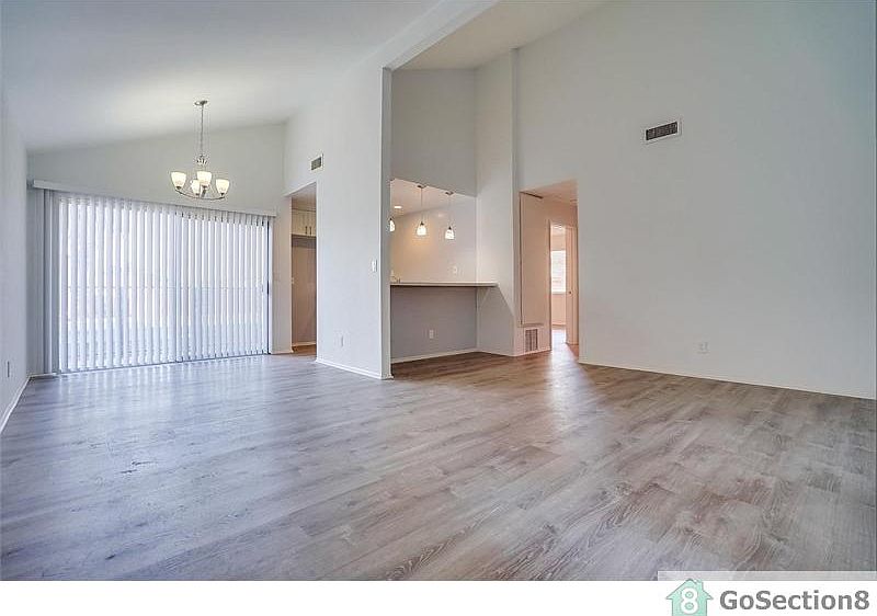 1st image of 461 Almond Ave