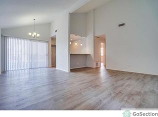 461 Almond Ave, Long Beach, CA 90802