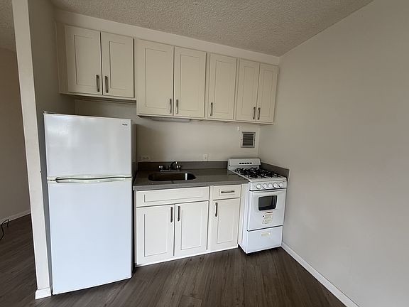 3rd image of 750 Amana St APT 308