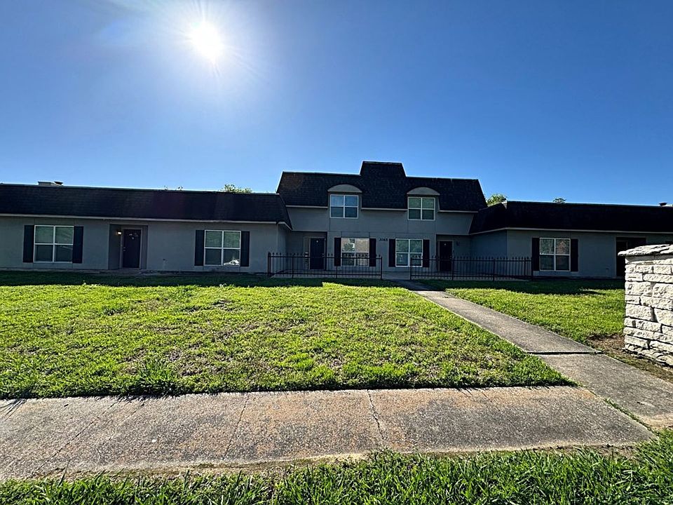 1st image of 3065 Willow Pl APT B