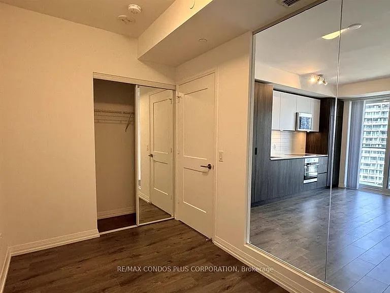 28 Widmer St #3126 — Photo 11