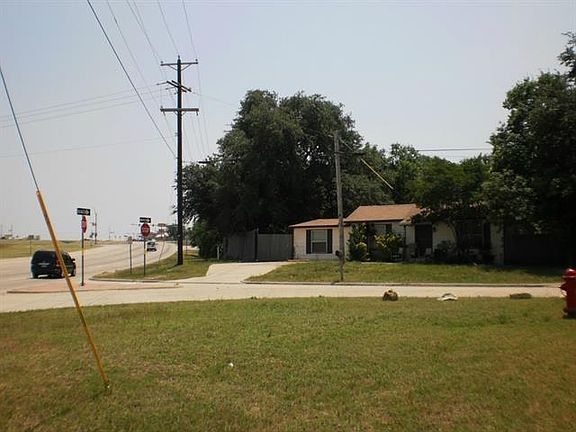 3rd image of 7017 Edgemere Pl
