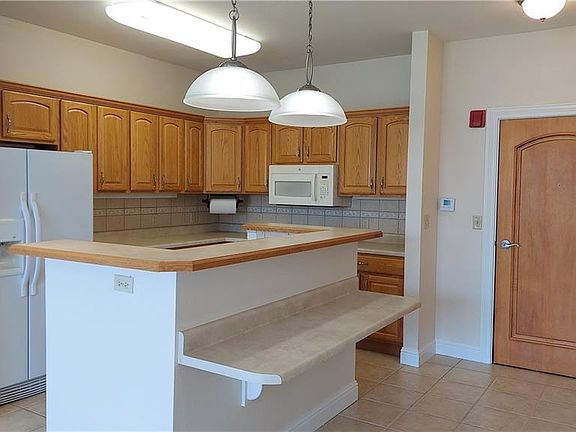 4th image of 1 Highlands Crossing Dr APT 202