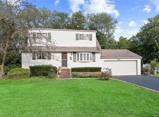 4 Queens Rd, New City, NY 10956