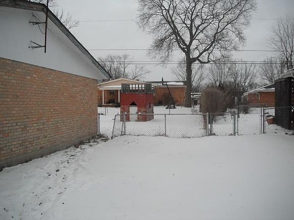 4th image of 1030 Heathwood Dr