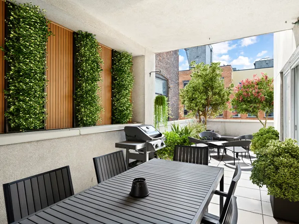 125 North 10th Street image 1 of 7