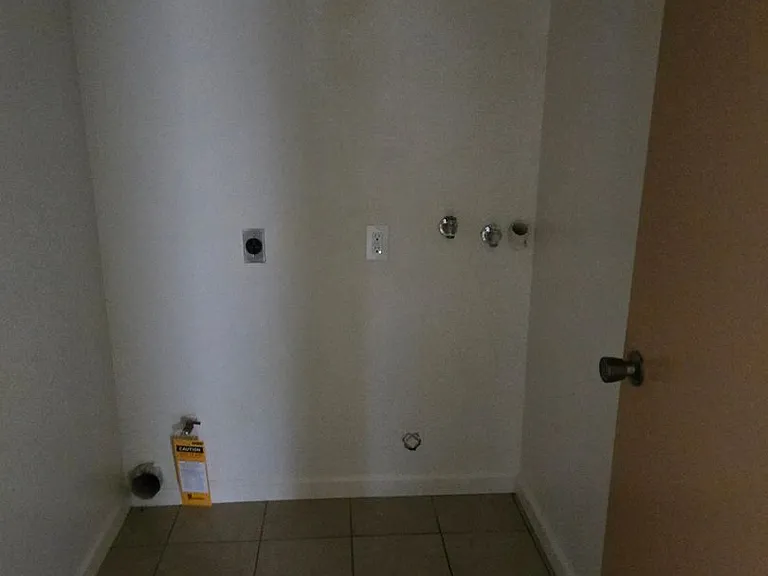 2536 W Chestnut Ct — Photo 8