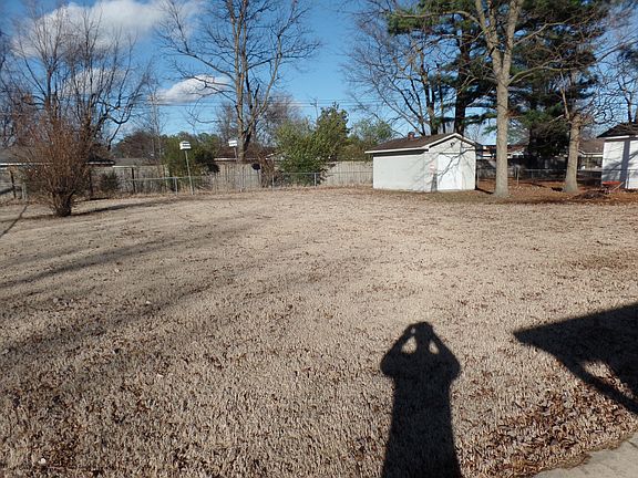 5th image of 128 Amelia Dr