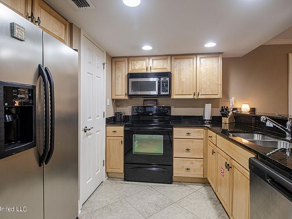 5th image of 2046 Beach Blvd #119