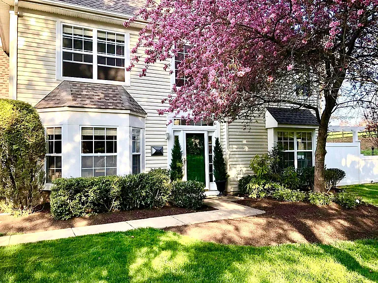 304 Weston Ln #21 — Photo 3