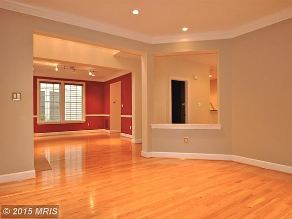5th image of 1104 Pleasant Cir