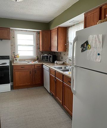 4th image of 1213 10th Ave NW #1