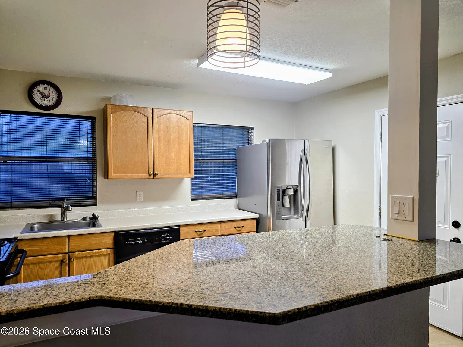 3 bed, 1.0 bath, 810 sqft, $1,300 — Photo 4