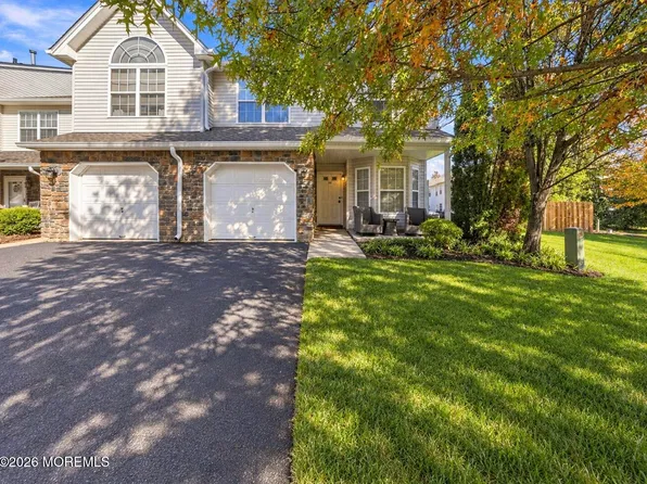 50 Hawthorne Dr, Tinton Falls, NJ 07753
