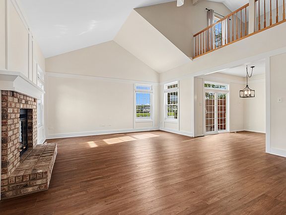 3rd image of 9765 Cambridge Cir