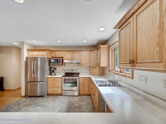 4th image of 409 Eastwood Dr