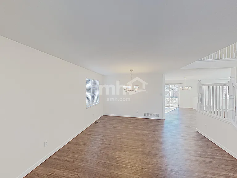 11384 Kenton St — Photo 4