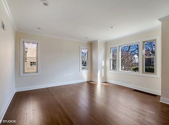 3rd image of 814 Woodward Ave