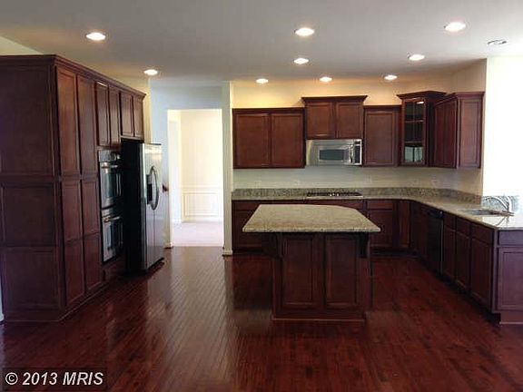 4th image of 8001 Tysons Oaks Ct
