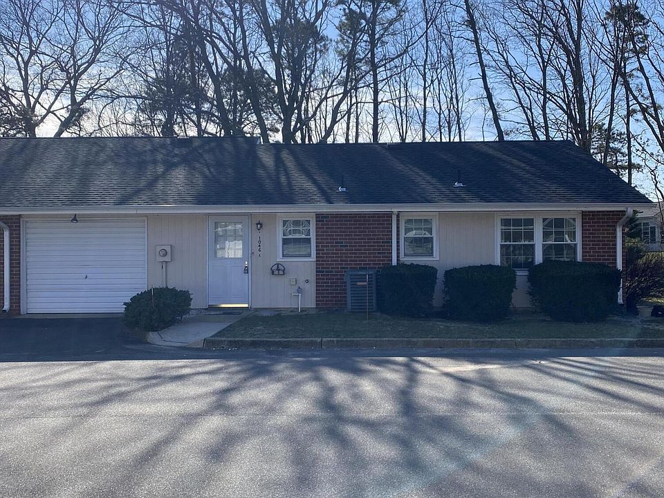 1st image of 1046A Fife Ct
