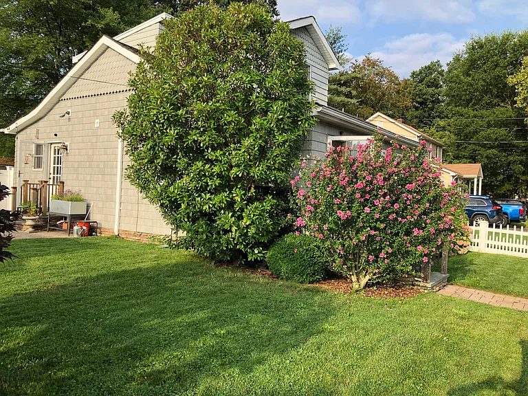138 Cedar Ave — Photo 9