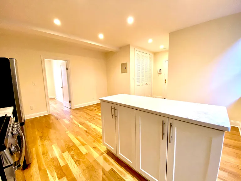 1480 York Ave #4C — Photo 3