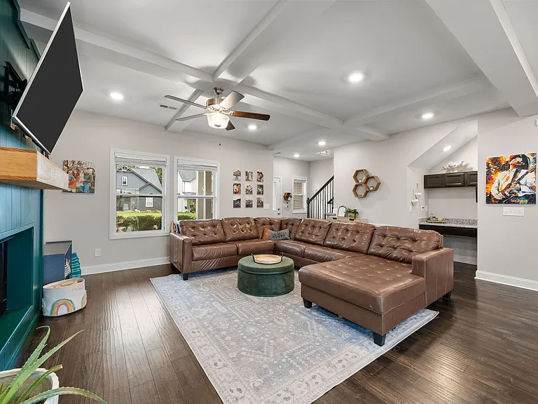 1157 Eagles Nest Ln — Photo 6