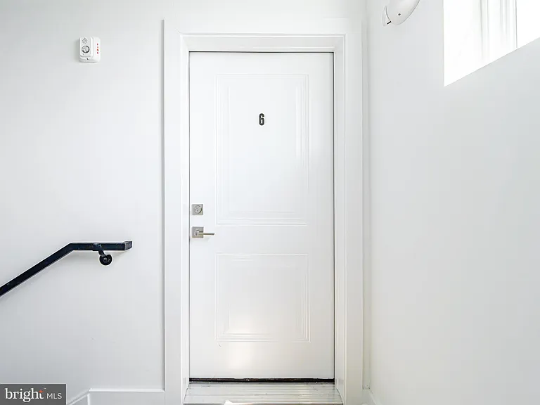 2403-2407 W Thompson St #6 — Photo 5