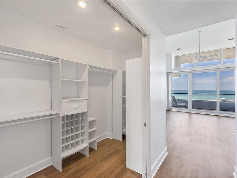5801 Gulf Of Mexico Dr — Photo 23