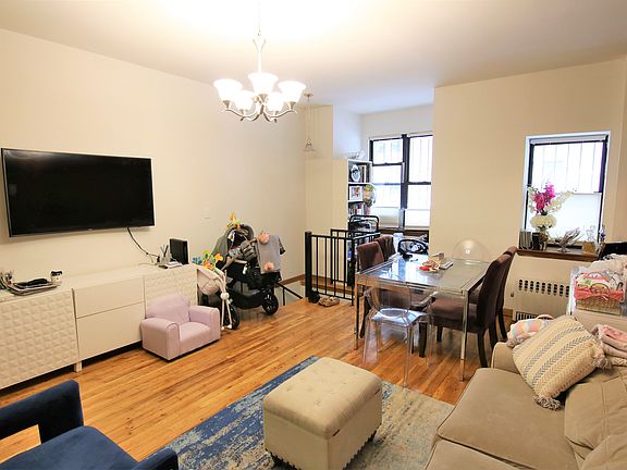 3rd image of 319 W 100th St APT A