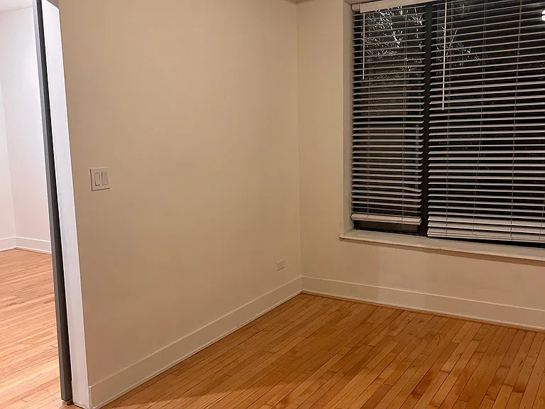 617 N Oakley Blvd #2 — Photo 10
