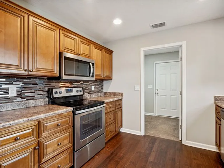 257 Williamsburg Cir — Photo 21