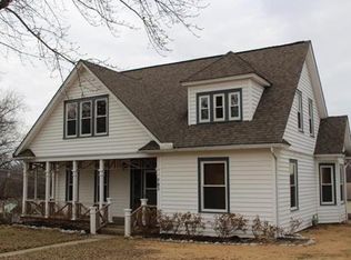 703 River St, Tonganoxie, KS 66086