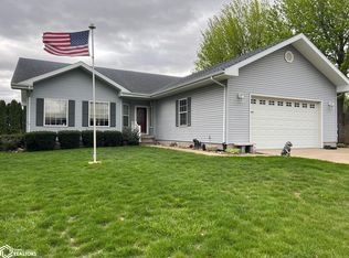 601 Laurel Dr, Wapello, IA 52653